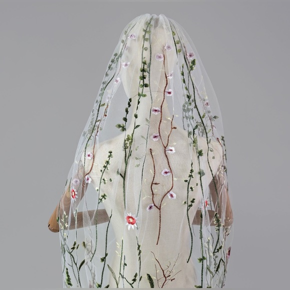 Wildflower Embroidered Veil - 63inches in Length - Picture 6 of 14